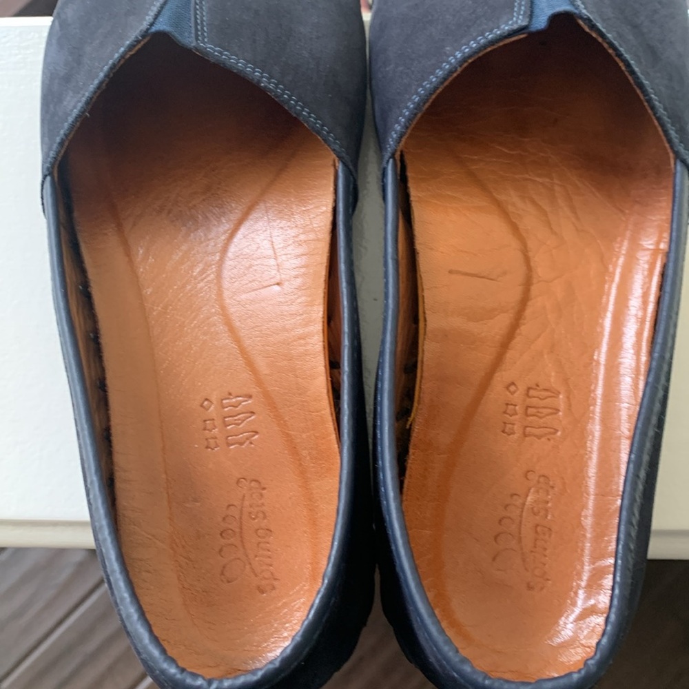 Spring Step suede flats. - Picture 5 of 6